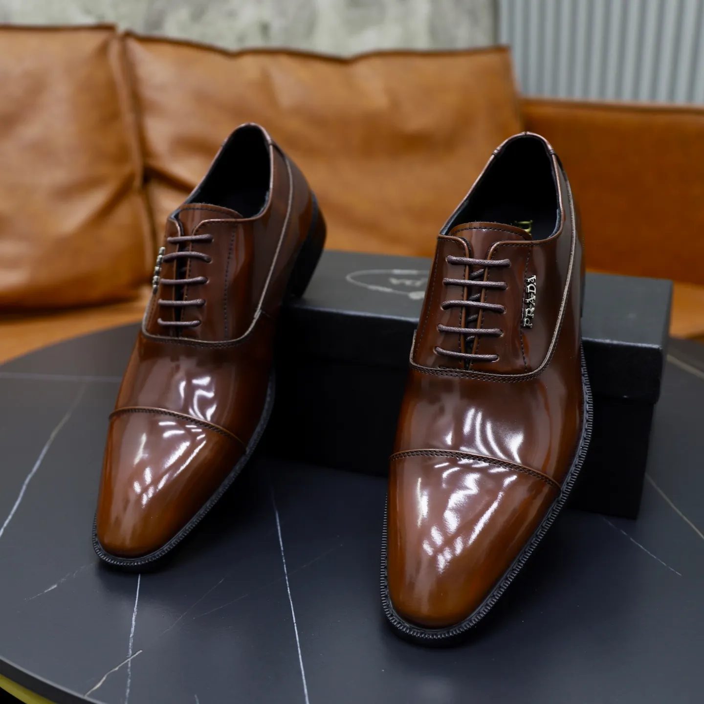 Ex-factory price: 540💰🙅‍♂️🙅‍♂️🙅‍♂️ Brand: PRADA Standard code: Men's code 38-44 (45 can be customized) Grade: Same style as the official website Original order quality Material: Original cowhide surface Comfortable cowhide lining Original outsole Style category: Men's fashionable casual leather shoes Distinguished big-name luxury elements Top luxury Color: actual picture color